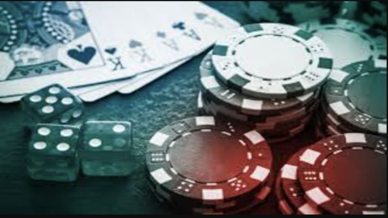 Chi tiết các vòng cược và thứ hạng bài trong Poker